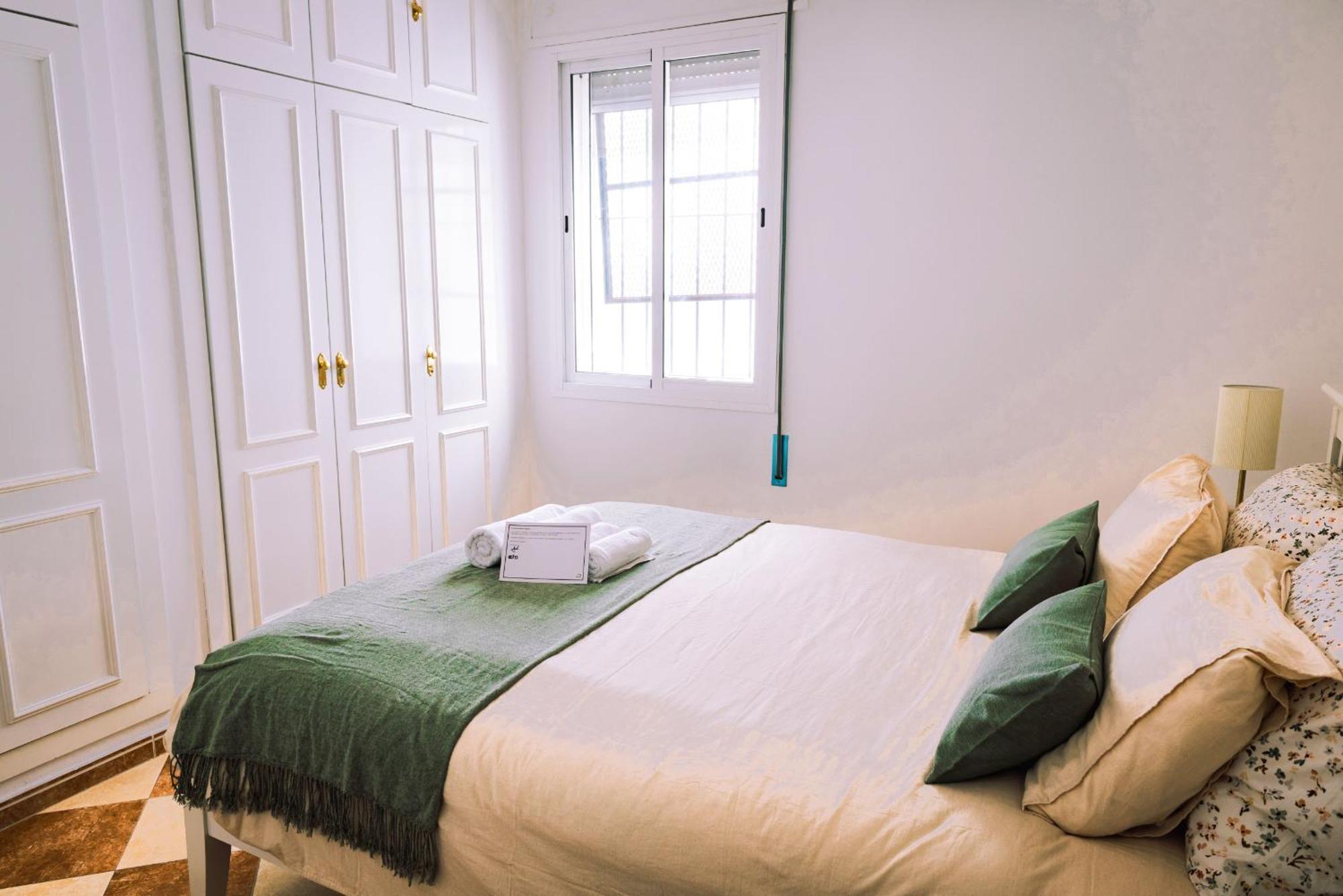 Echo Suites Nervion Sevilla Bagian luar foto